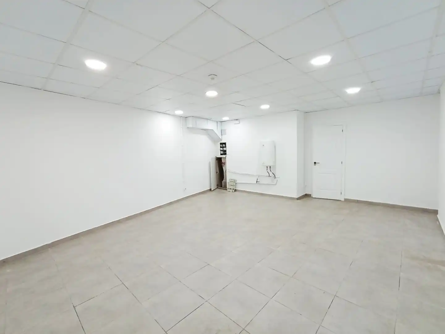 Local de alquiler en Transversal, 243, Sant Pere