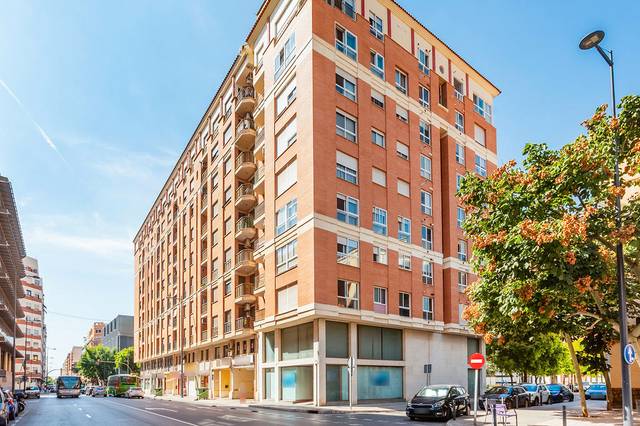 Local comercial en Alquiler en C/ Pablo Iglesias en Zona Avenida del Mar
