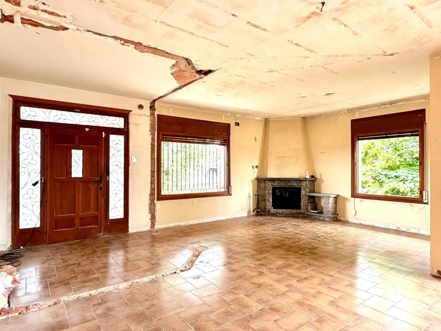 Living room of Houses for sale in Canovelles  with Private garden, Terrace and Swimming Pool