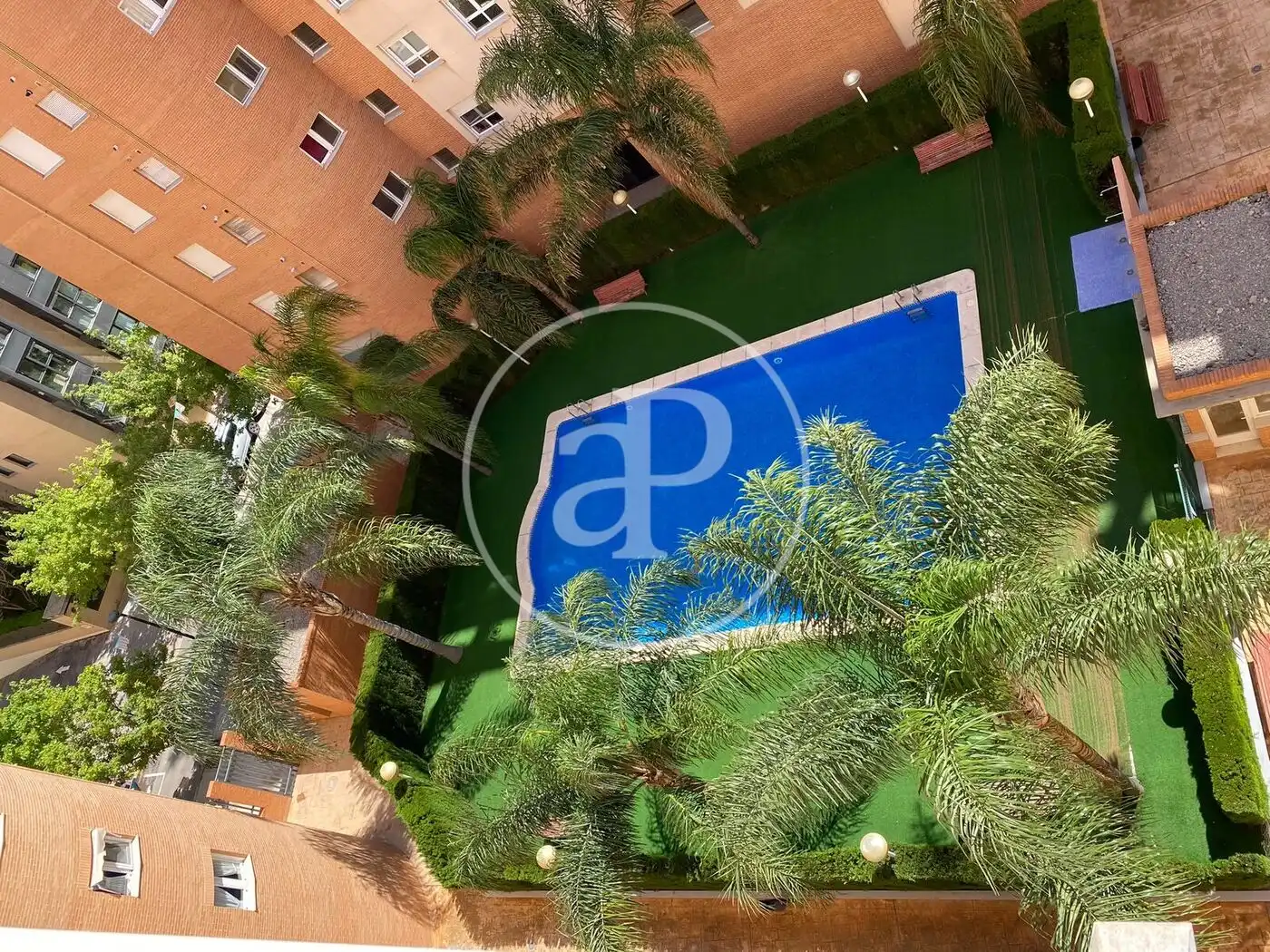 Piscina de Piso de alquiler en Valencia con Aire acondicionado, Calefacción y Jardín privado