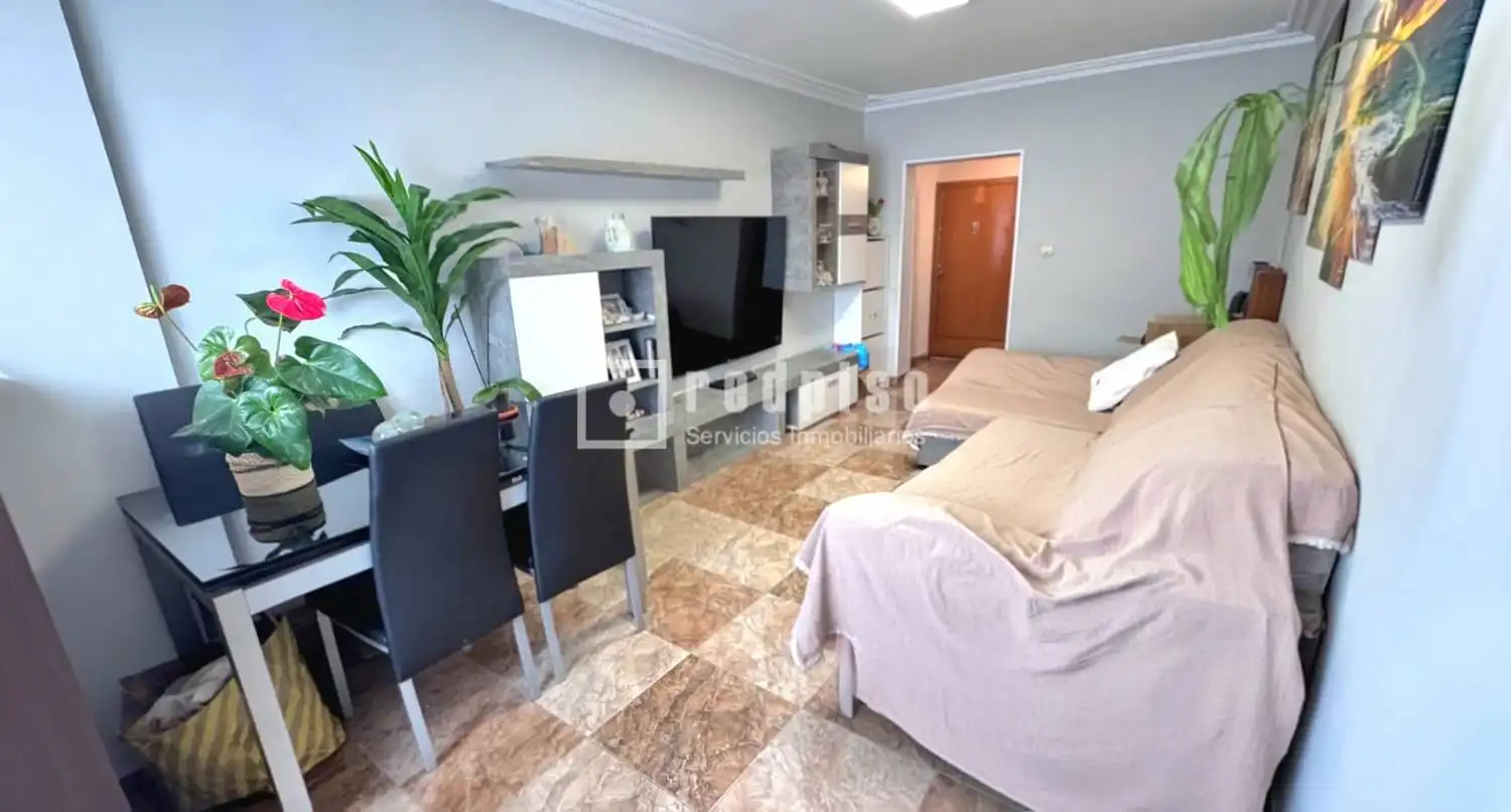 Living room of Flat for sale in Alcalá de Henares  with Air Conditioner, Heating and Terrace