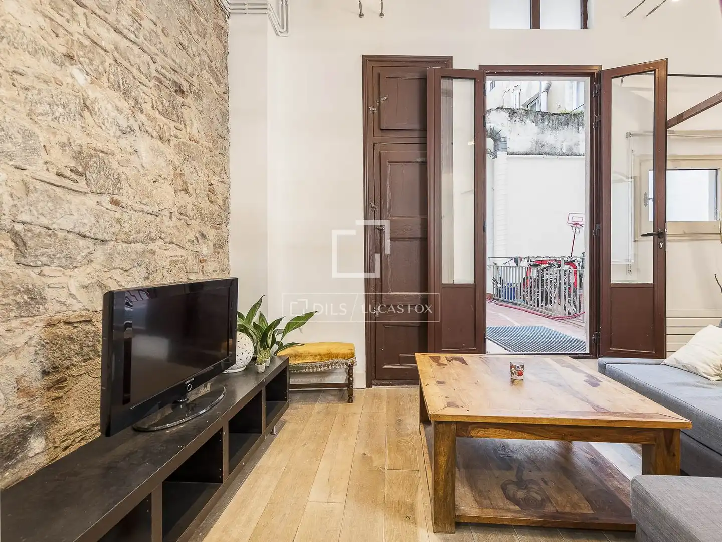 Vista exterior de Piso en venta en Barcelona con Aire acondicionado, Calefacción y Terraza