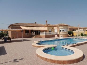 Villa con piscina in vendita a Catral
