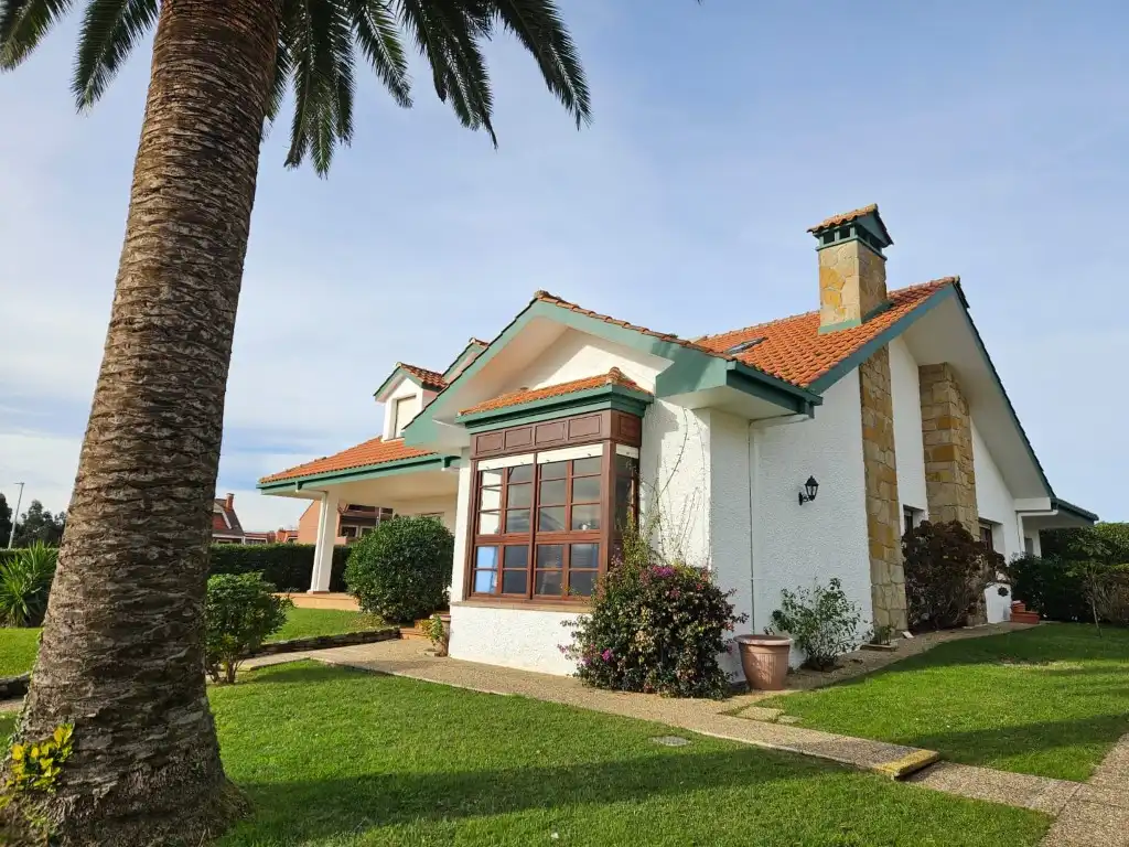 Vista exterior de Casa o chalet en venta en Gozón