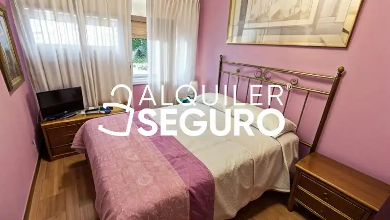 Schlafzimmer von Wohnung zur Miete in Madrid mit Heizung, Terrasse und Möbliert