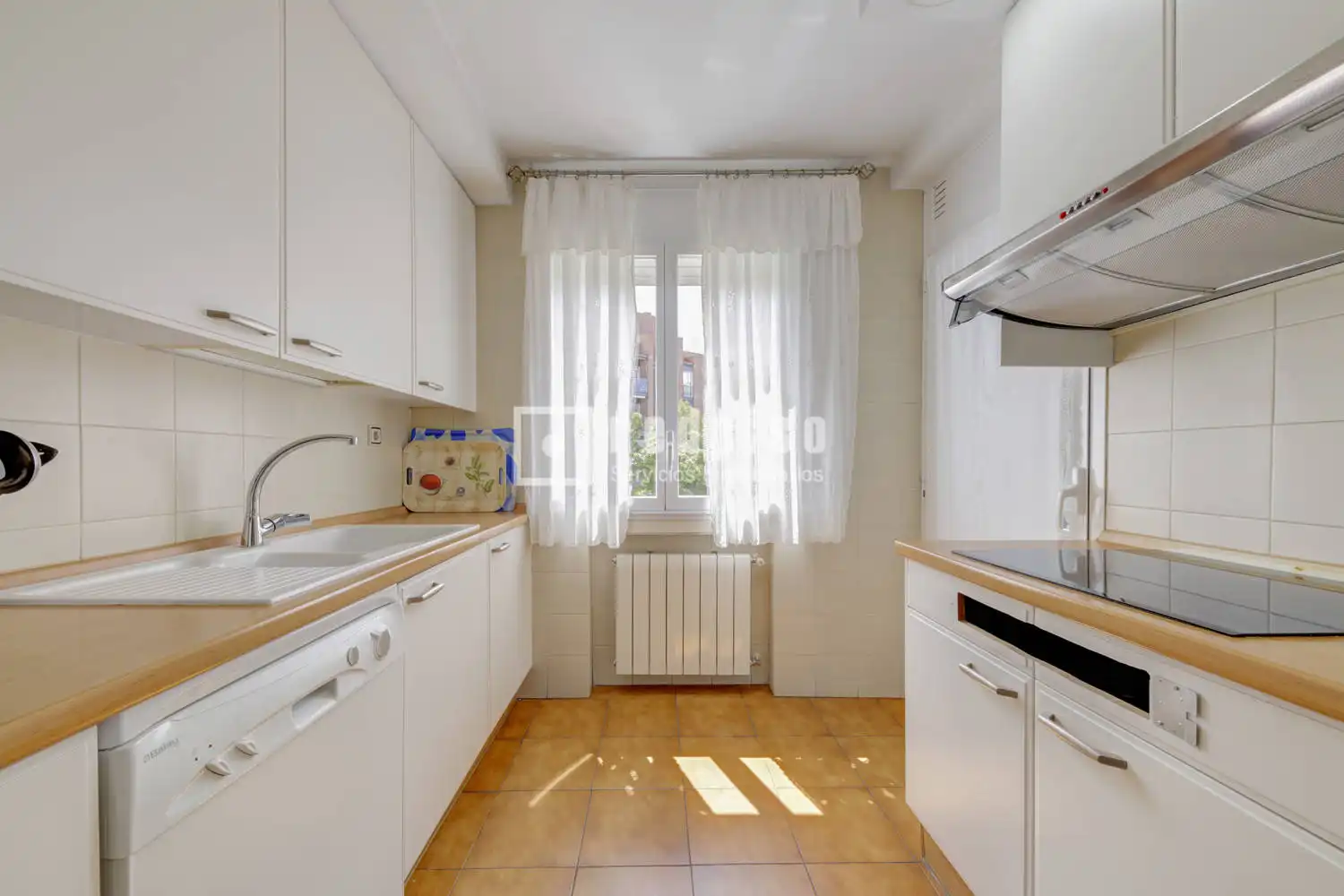 Kitchen of Flat for sale in Pozuelo de Alarcón  with Heating, Private garden and Parquet flooring
