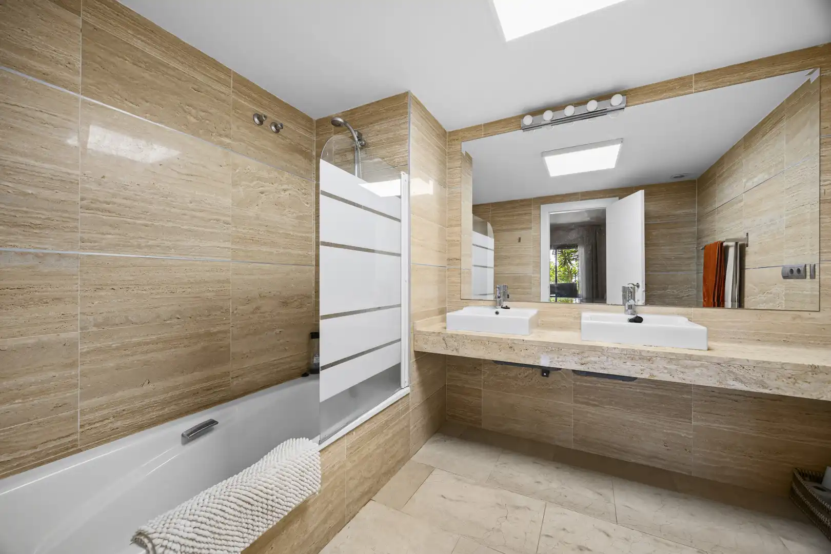 Apartament amb piscina en venda a Benahavís pueblo, imagen 15