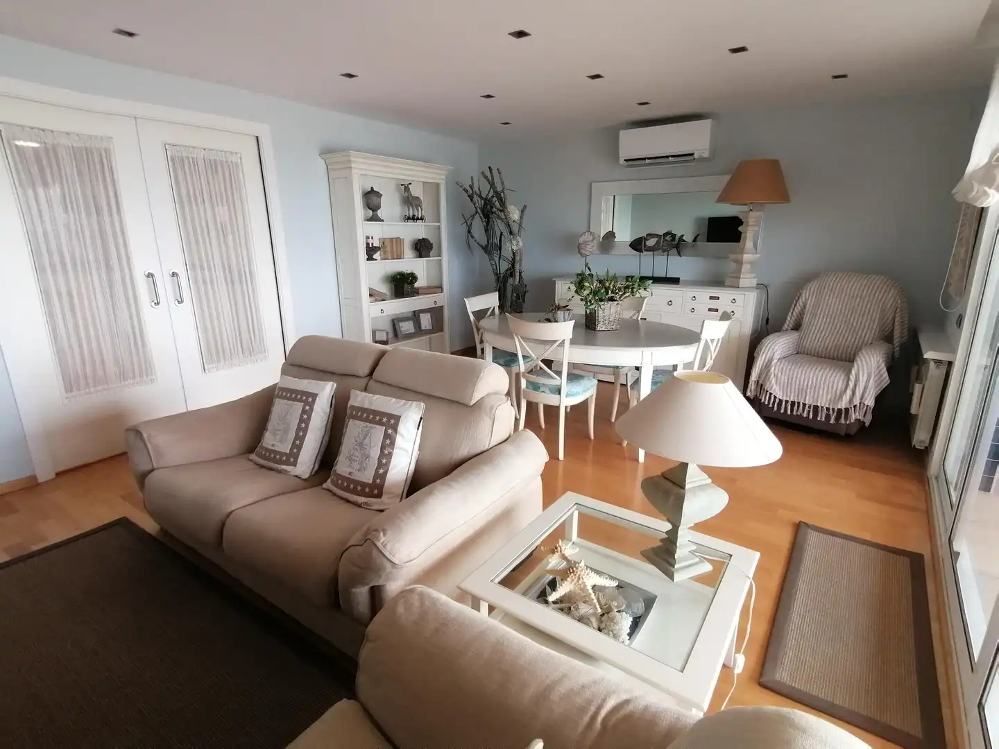 Sala de estar de Piso en venta en Calafell con Aire acondicionado, Calefacción y Parquet