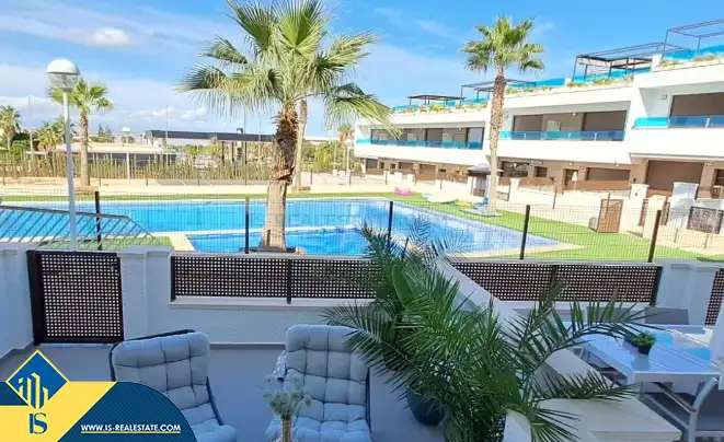 Detached house with pool for sale in Los Balcones - Los Altos