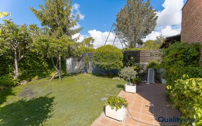 Garden of Single-family semi-detached for sale in  Madrid Capital