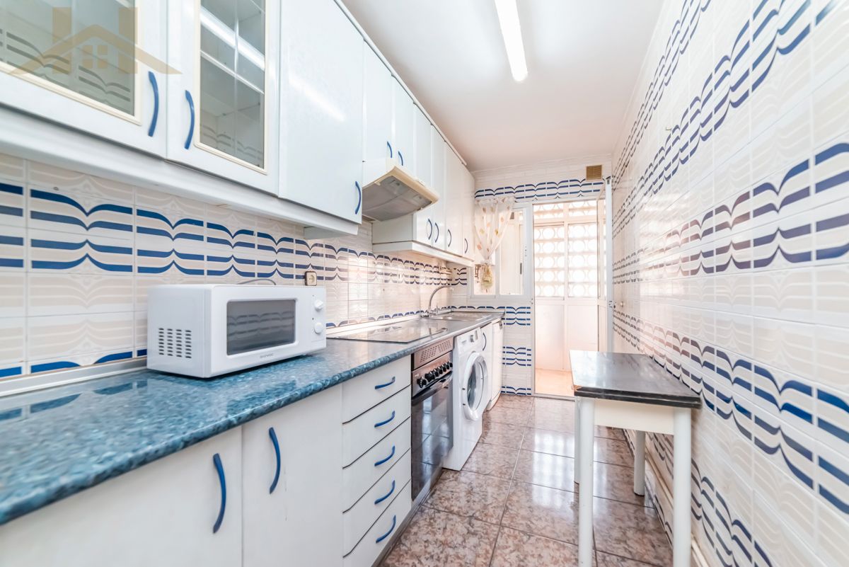 Kitchen of Flat for sale in Valdemoro  with Heating, Terrace and Storage room