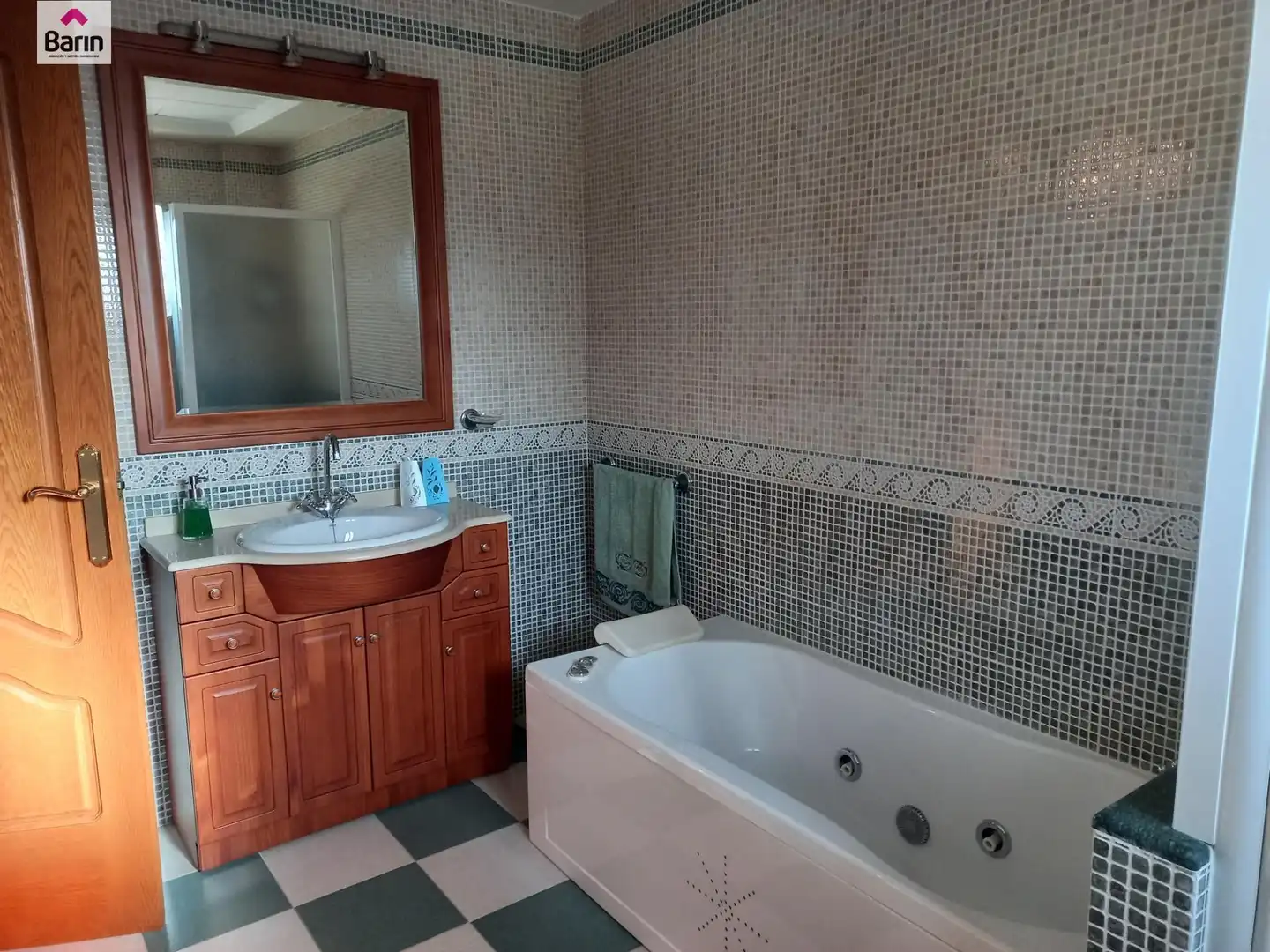Bathroom of Houses for sale in Córdoba  with Air Conditioner, Private garden and Terrace