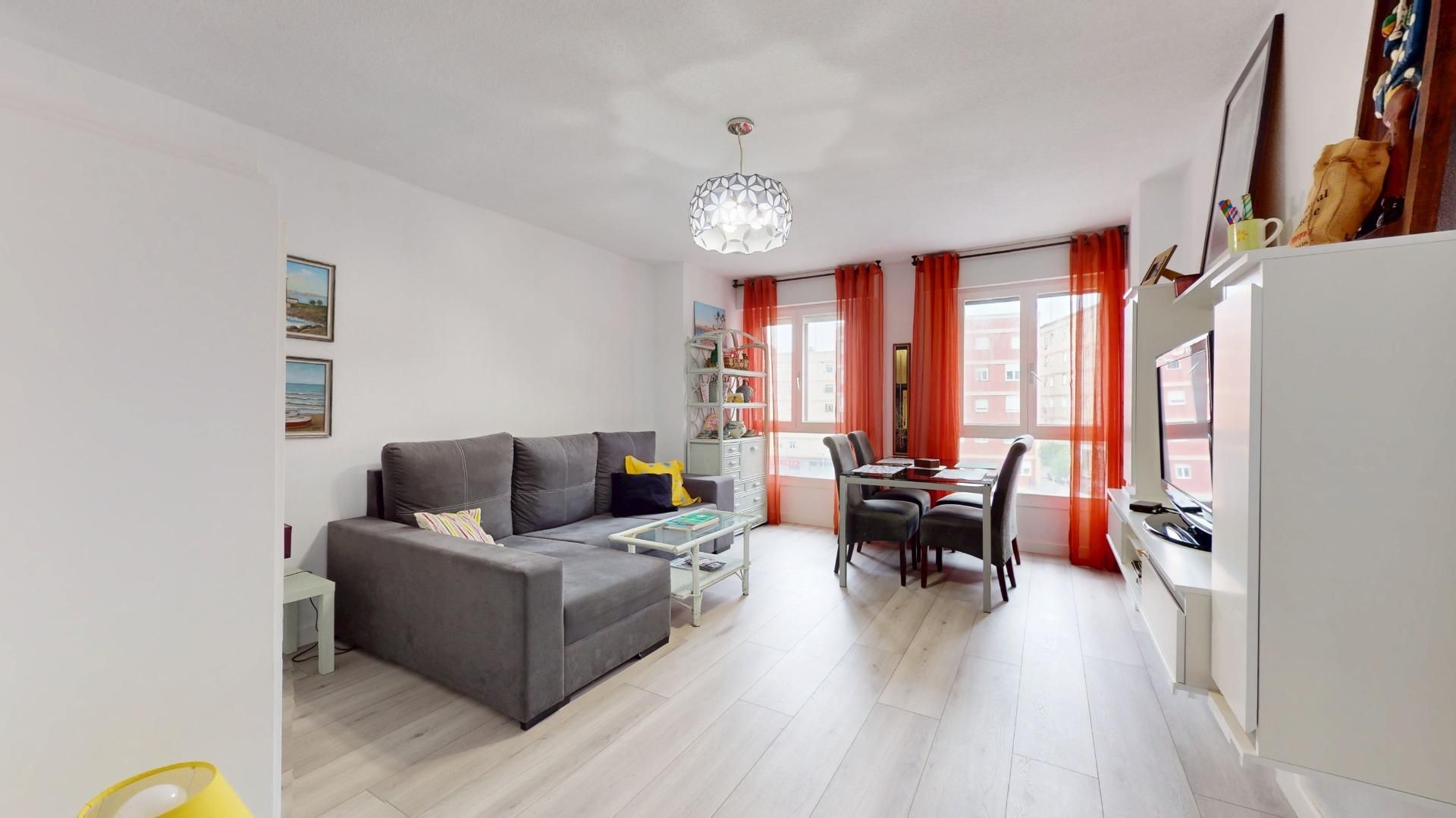 Sala de estar de Piso en venta en Santander con Calefacción