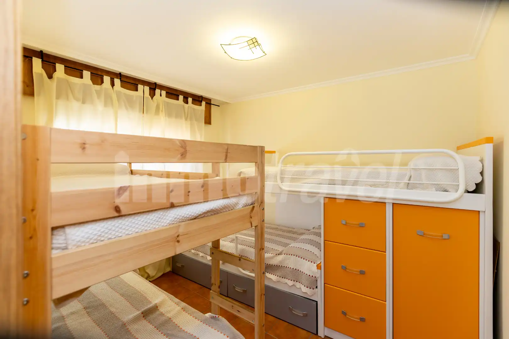 Dormitori de Apartament en venda en Sanxenxo amb Terrassa, Traster i Moblat