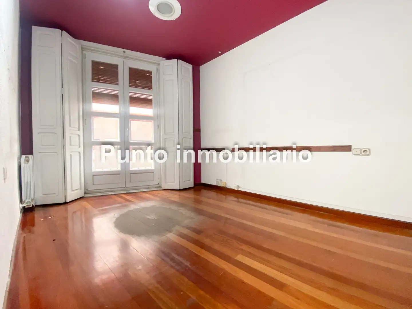 Living room of Flat for sale in Valladolid  with Heating, Parquet flooring and Terrace