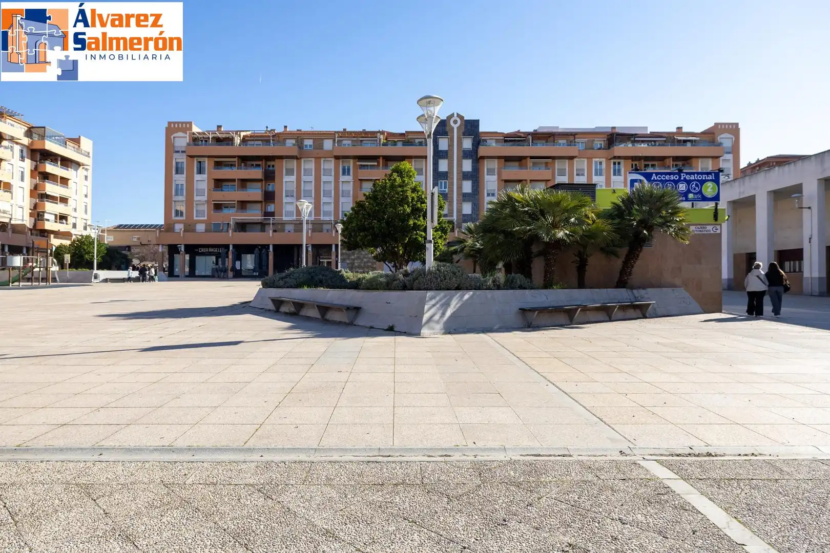 Appartement avec terrasse à vendre à Plaza CIUDAD DE LOS CARMENES, imagen 3