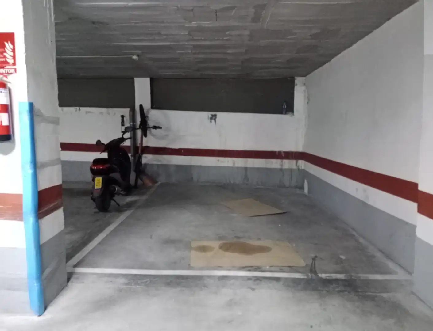 Parkplatz von Garage zum Verkauf in Aspe