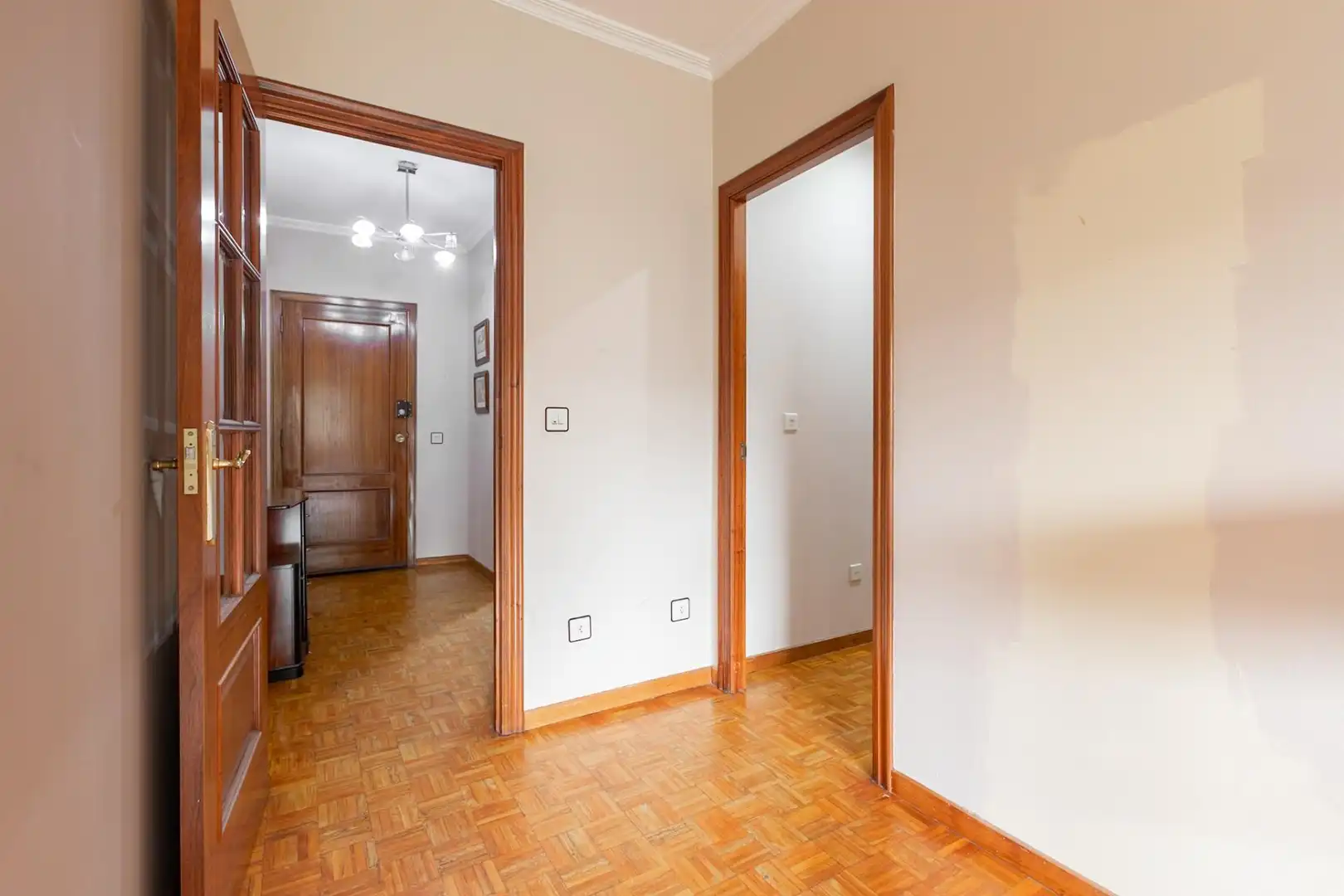 Piso en venta en Pontevedra Capital  con Parquet, Trastero y Balcón
