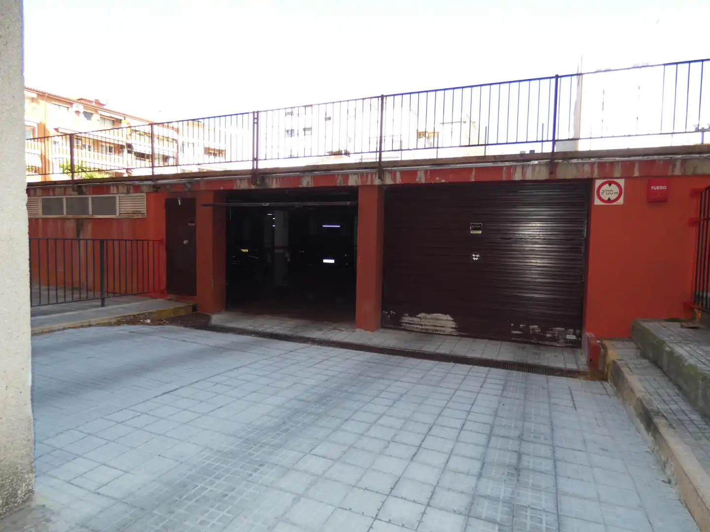 Aparcament de Garatge en venda en Cornellà de Llobregat amb Alarma