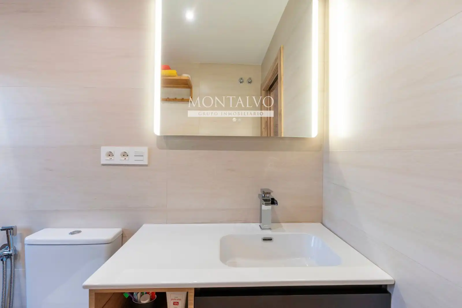 Baño de Casa adosada en venta en Albolote