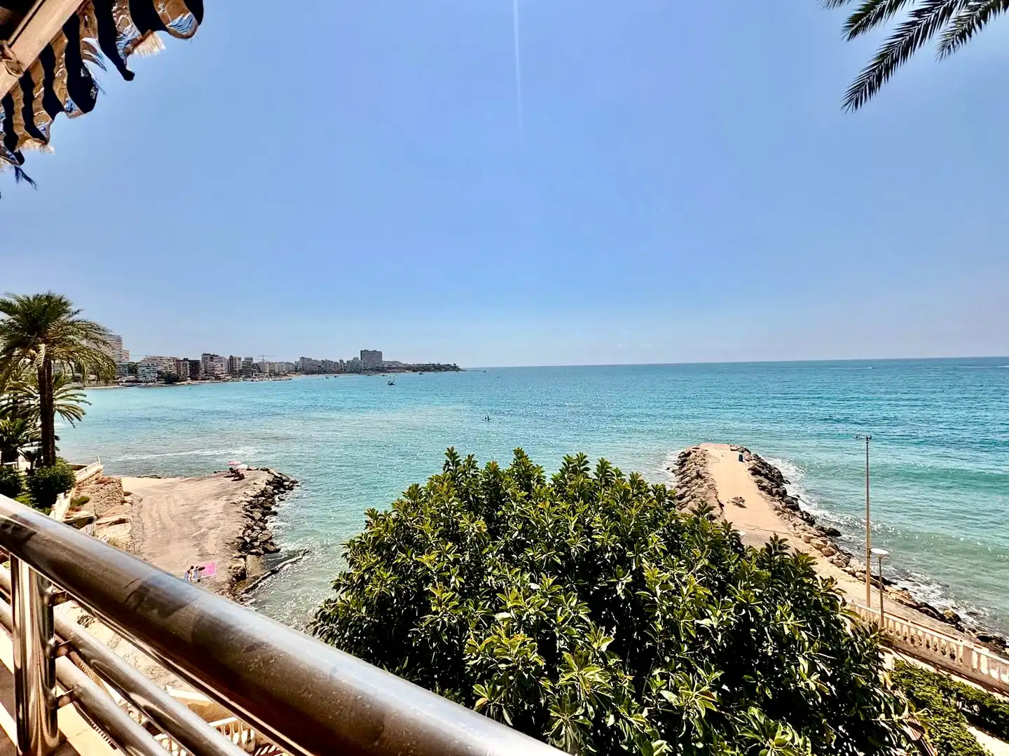 Außenansicht von Wohnung zum Verkauf in Alicante / Alacant mit Klimaanlage und Terrasse