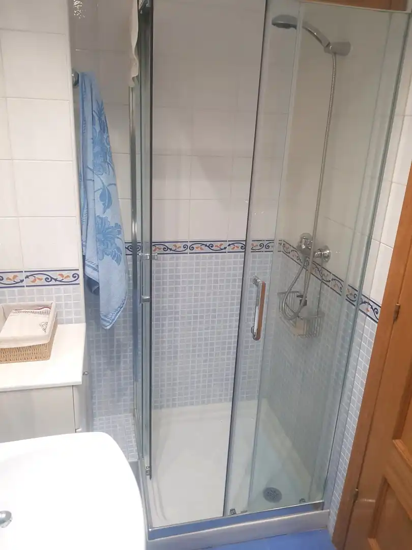 Badezimmer von Wohnung zur Miete in Santander mit Heizung, Terrasse und Möbliert