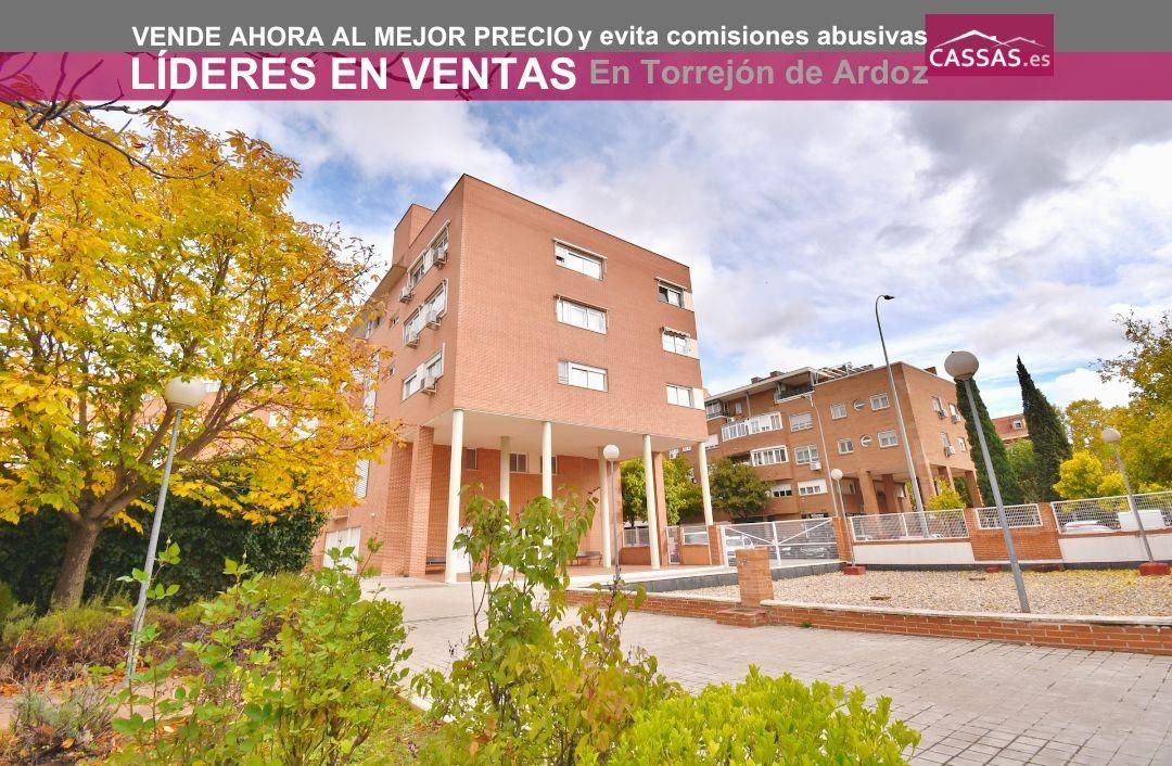 Exterior view of Flat for sale in Torrejón de Ardoz  with Air Conditioner, Heating and Storage room