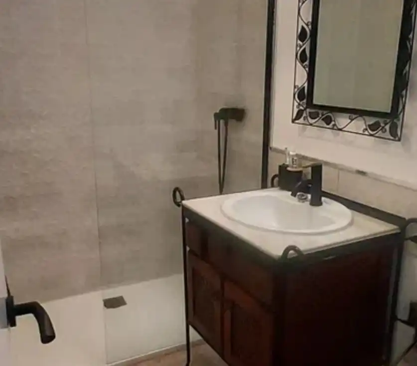 Baño de Casa o chalet en venta en Los Barrios de Bureba  con Aire acondicionado, Calefacción y Terraza
