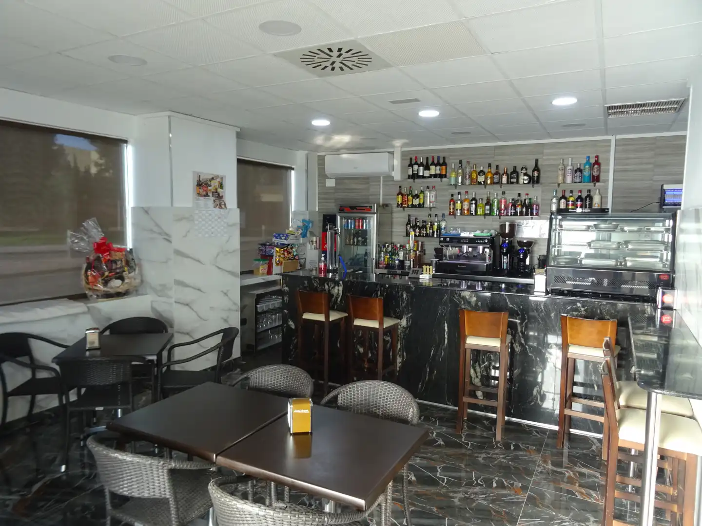 Local en venta en Algemesí con Aire acondicionado y Amueblado