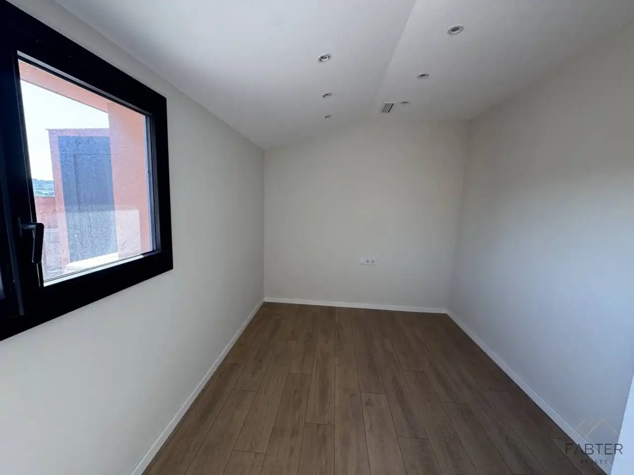 Habitación de Dúplex en venta en Lliçà d'Amunt con Aire acondicionado, Calefacción y Parquet