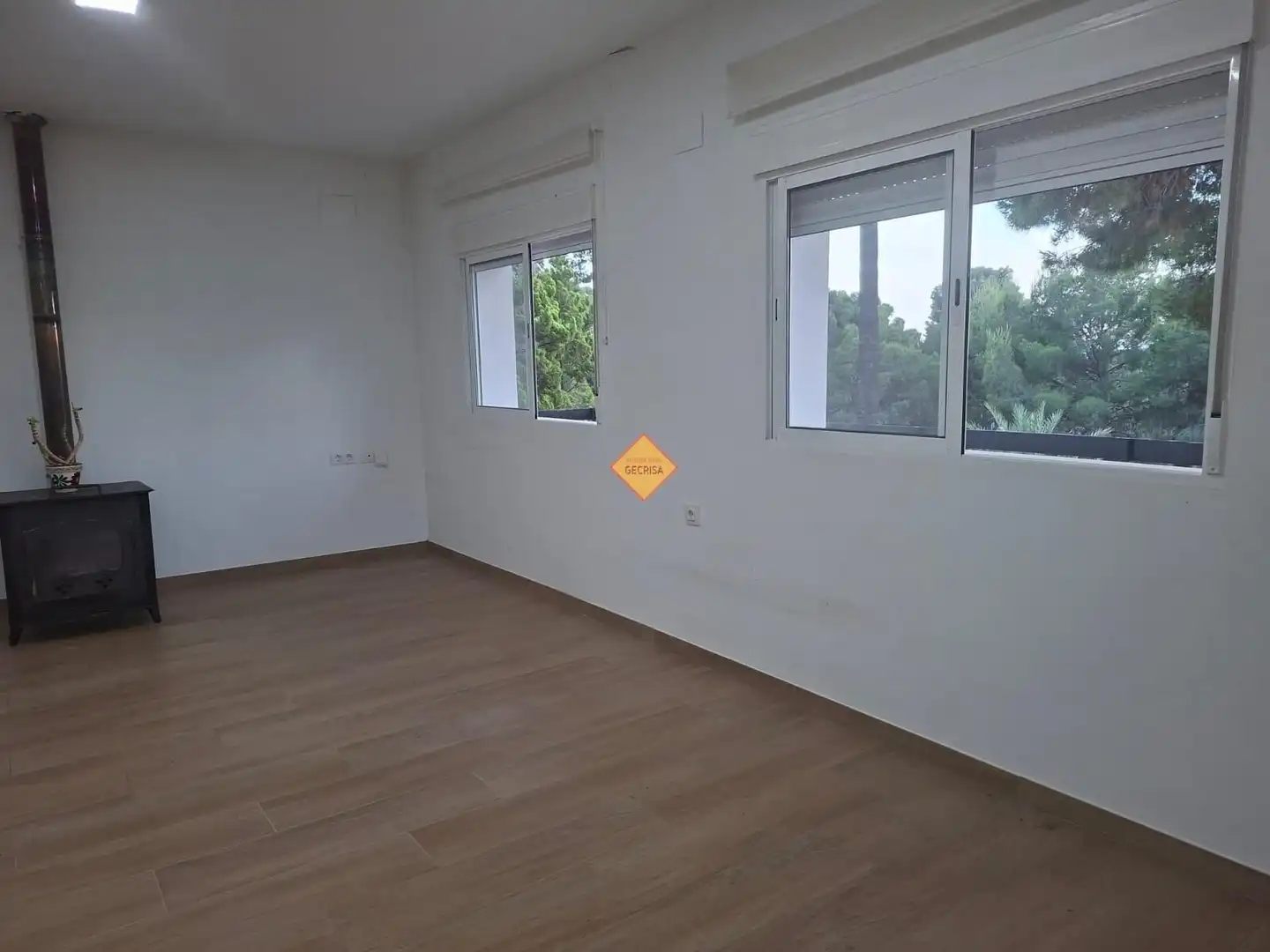 Sala d'estar de Casa o xalet en venda en Náquera amb Piscina i Piscina comunitària