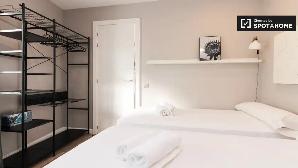 Habitación de Piso de alquiler en Barcelona con Aire acondicionado, Calefacción y Amueblado