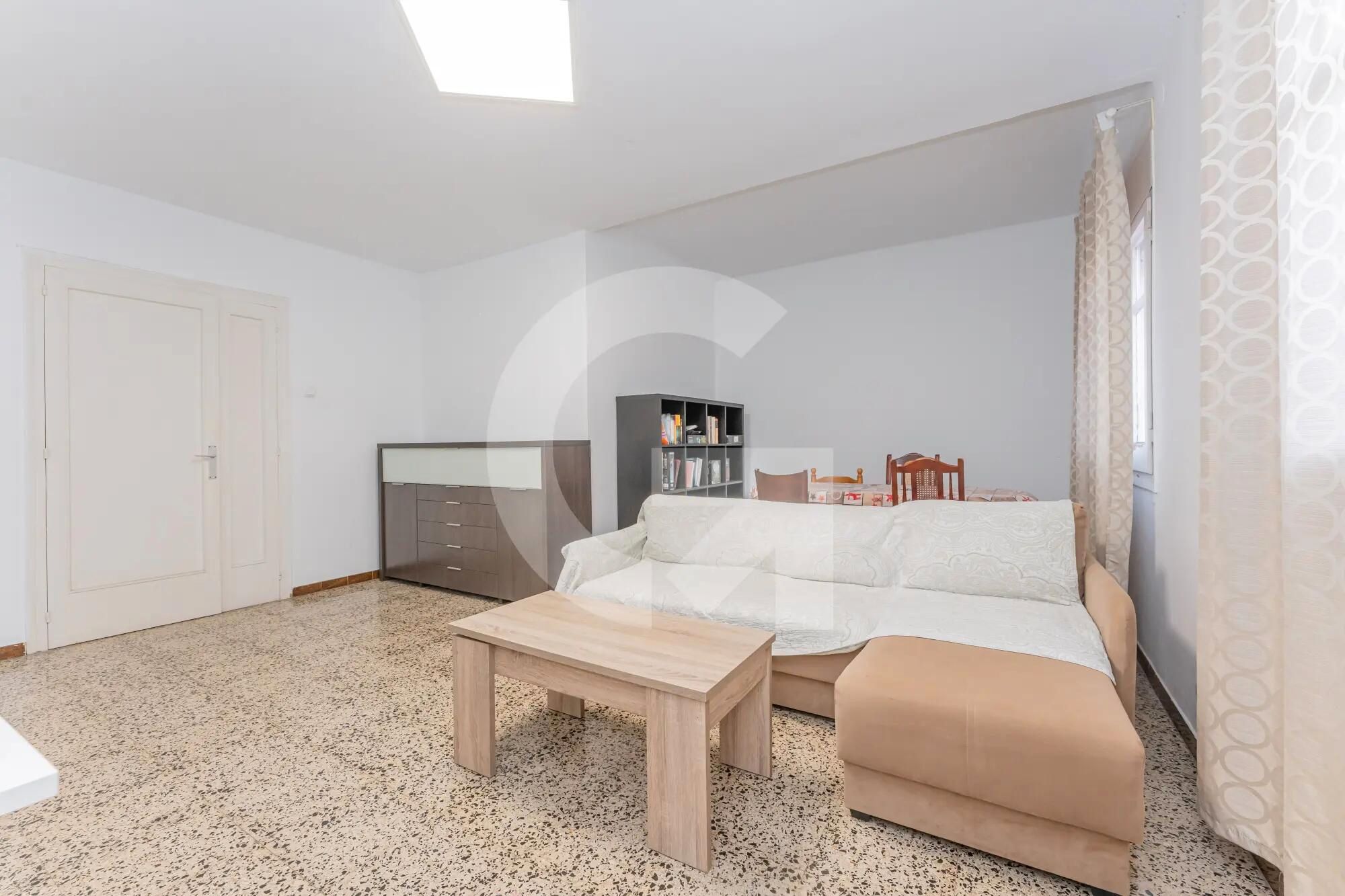 Living room of Flat for sale in Cornellà de Llobregat  with Oven