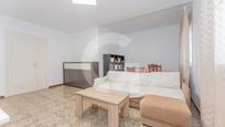 Sala d'estar de Pis en venda en Cornellà de Llobregat amb Forn