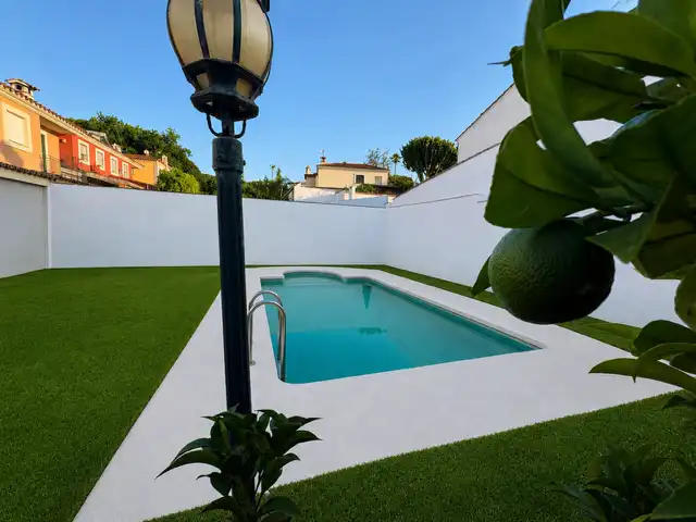 Piscina de Casa adosada en venta en Algeciras con Aire acondicionado, Jardín privado y Terraza