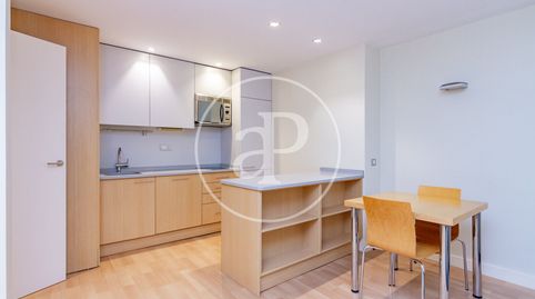Foto 4 von Wohnung zur Miete in C. de la Academia, Jerónimos, Madrid Capital