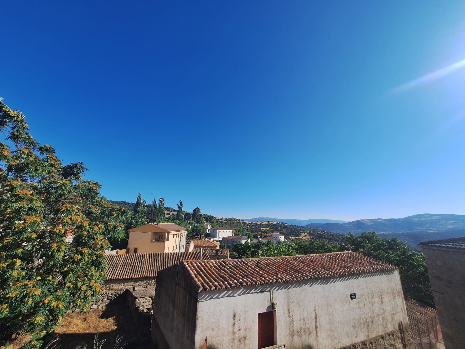 Vista exterior de Casa o xalet en venda en San Bartolomé de Pinares amb Calefacció i Balcó