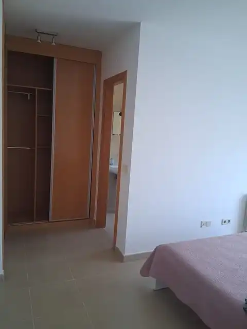 Einfamilien-Reihenhaus zum Verkauf in Uceda mit Heizung, Privatgarten und Abstellraum