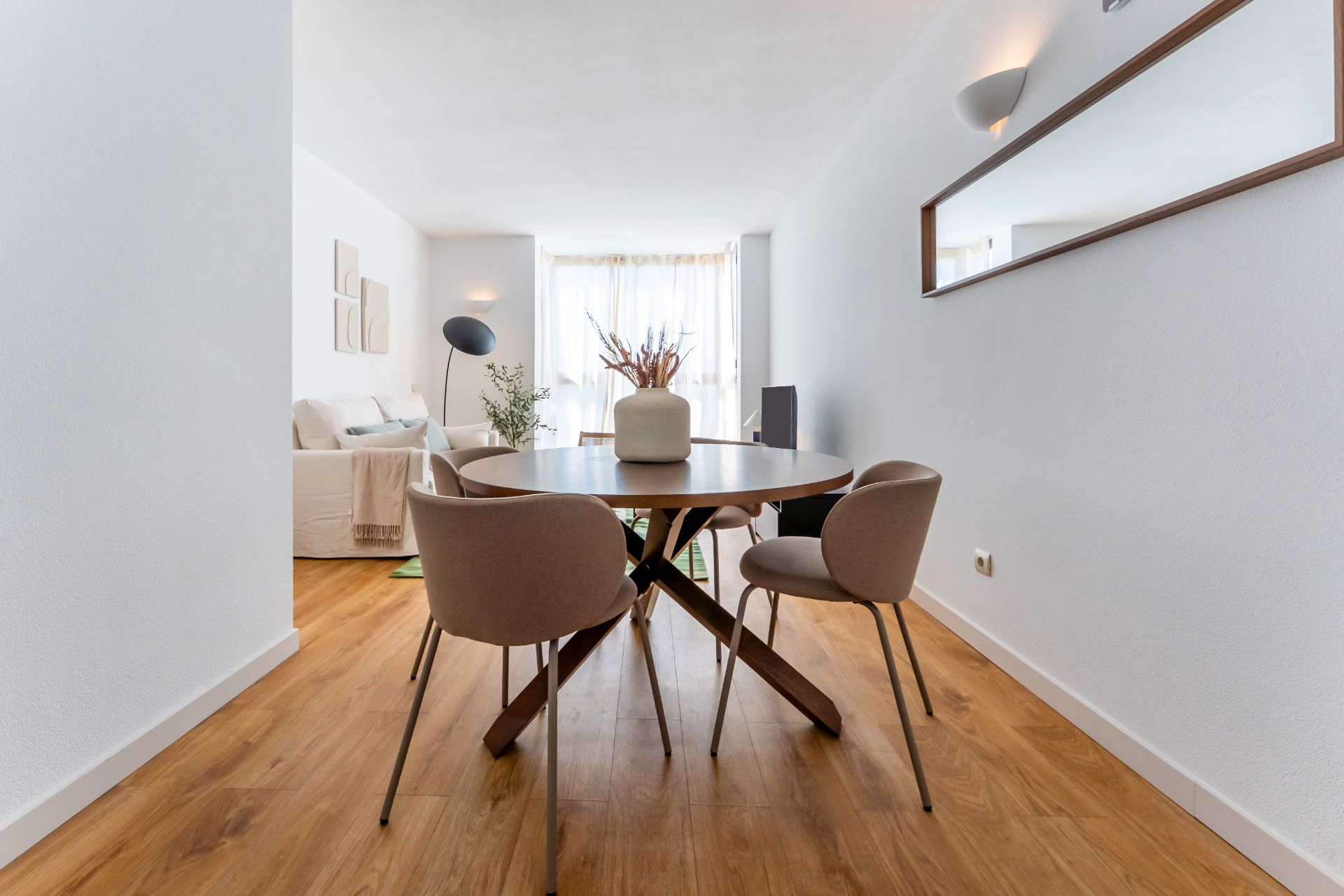 Menjador de Pis de lloguer en  Madrid Capital amb Aire condicionat, Calefacció i Parquet