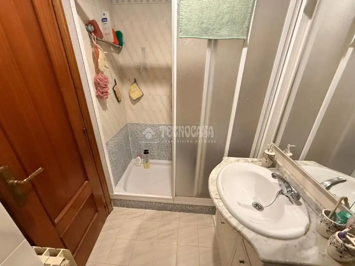 Badezimmer von Wohnung zum Verkauf in Madrid mit Klimaanlage, Heizung und Parkett