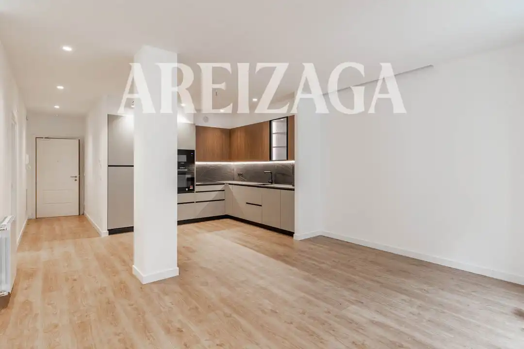Kitchen of Flat for sale in Donostia - San Sebastián   with Heating, Terrace and Balcony