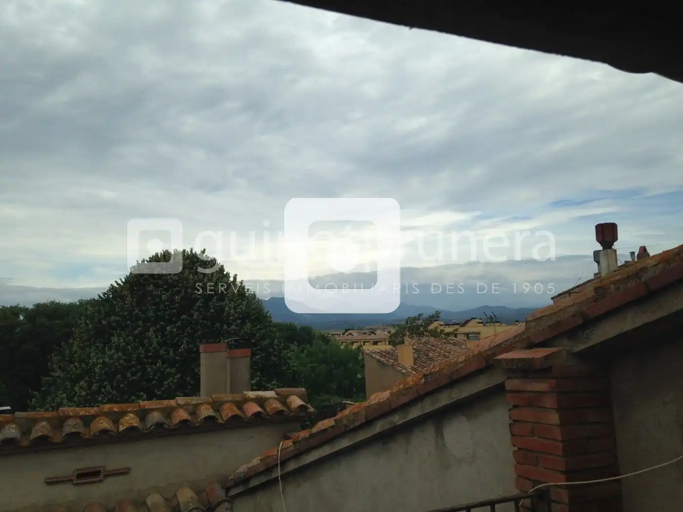 Vista exterior de Casa o chalet en venta en Navata con Terraza y Amueblado