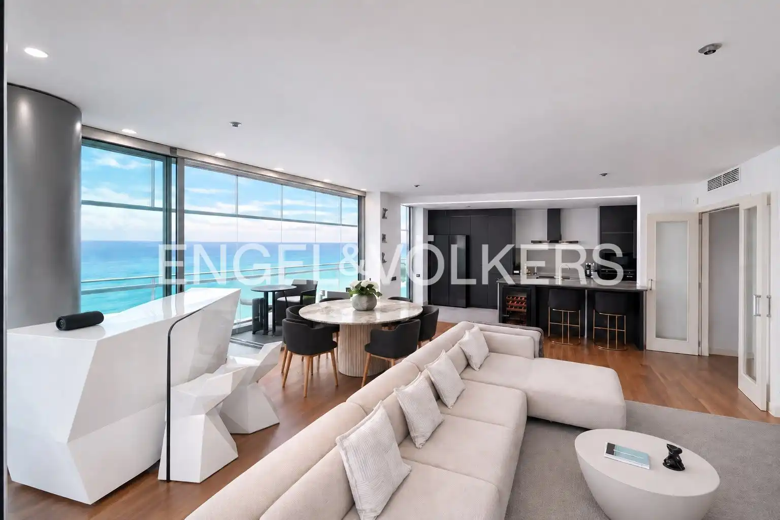 Living room of Flat for rent in Barcelona  with Air Conditioner, Heating and Parquet flooring