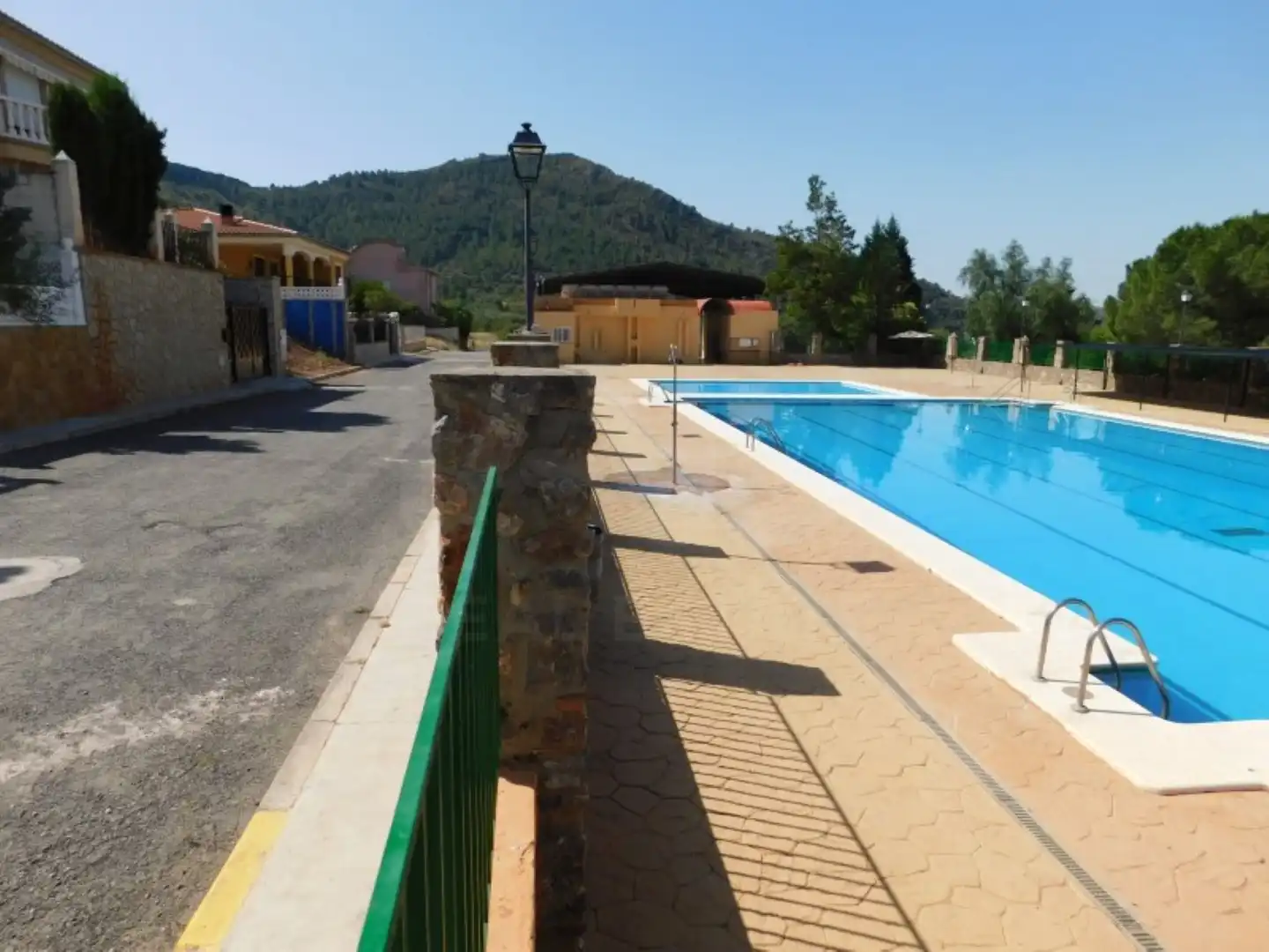 Piscina de Residencial en venda en Azuébar
