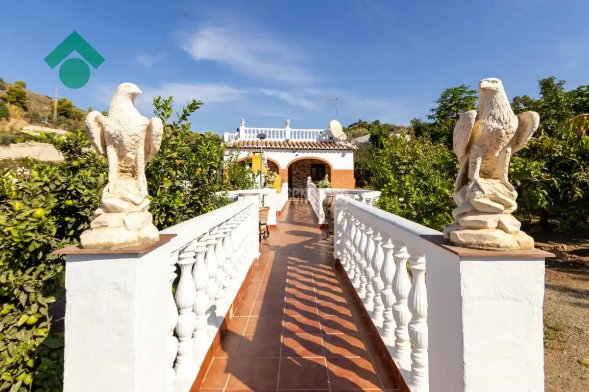Casa rústica con piscina en venta en Avda Pescia - Ctra de Frigiliana, imagen 4