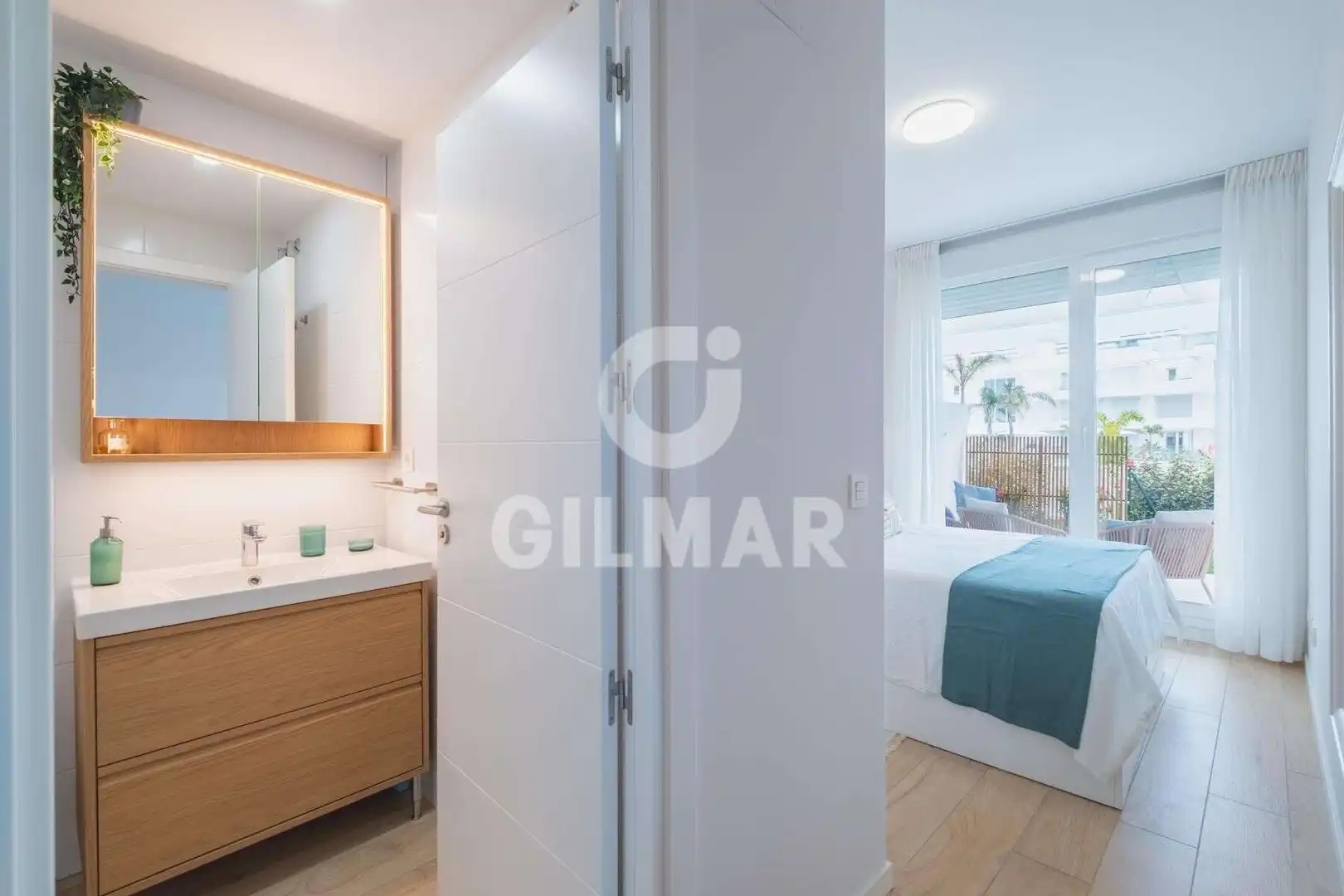 Schlafzimmer von Wohnung zur Miete in Chipiona mit Klimaanlage, Privatgarten und Möbliert