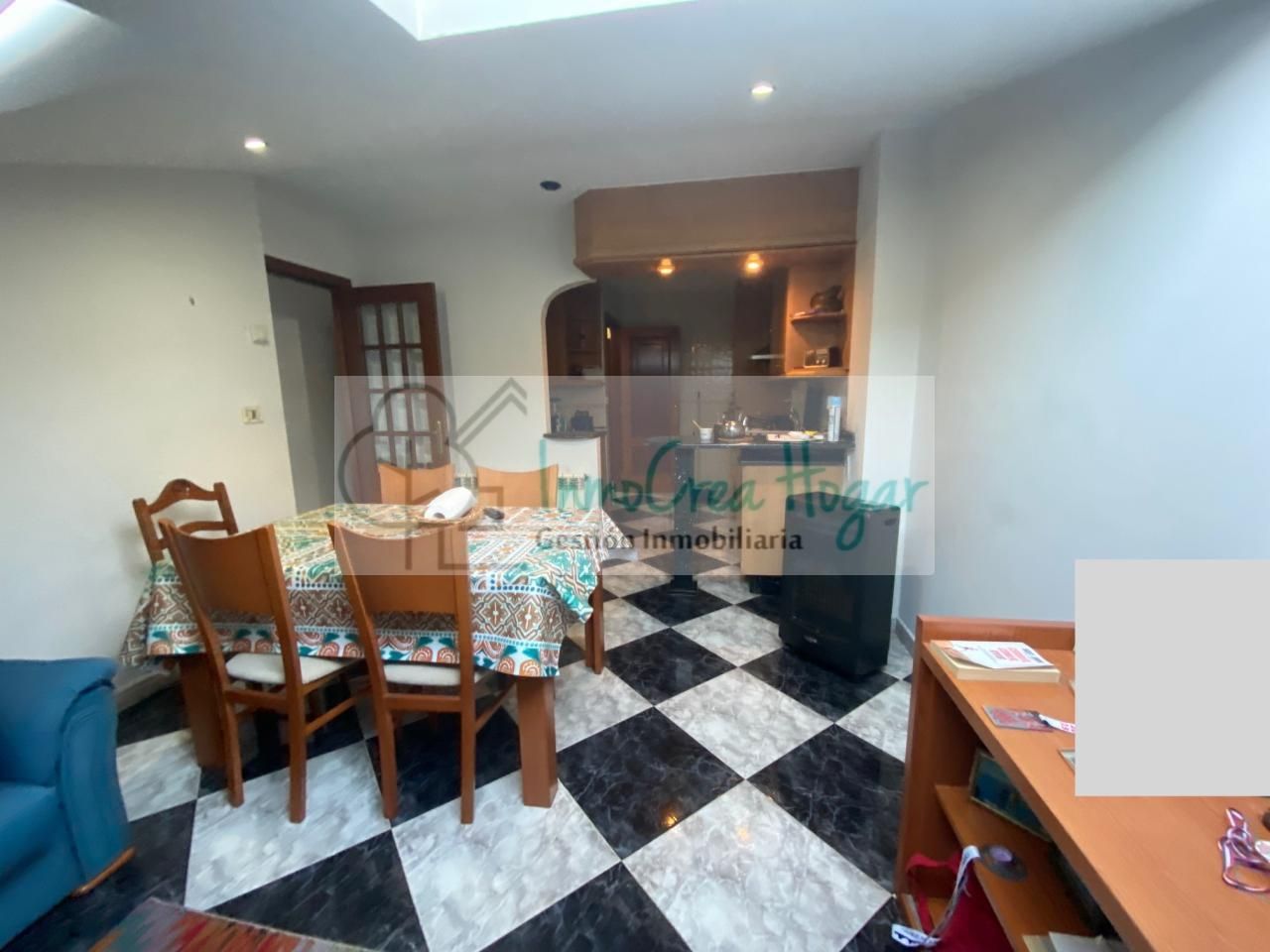 Cuina de Àtic en venda en Tui amb Calefacció, Traster i Moblat