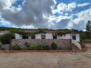 Rustikales Grundstück zum Verkauf in Alcolea