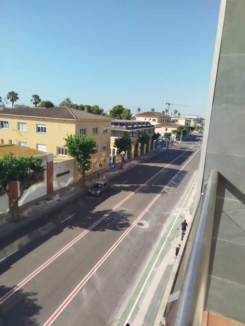 Vista exterior de Piso en venta en Castellón de la Plana / Castelló de la Plana con Aire acondicionado, Terraza y Trastero