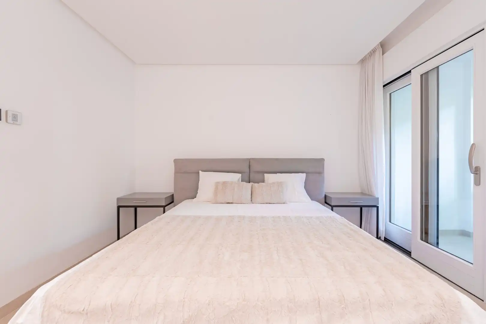 Habitación de Planta baja en venta en Estepona con Aire acondicionado, Terraza y Trastero